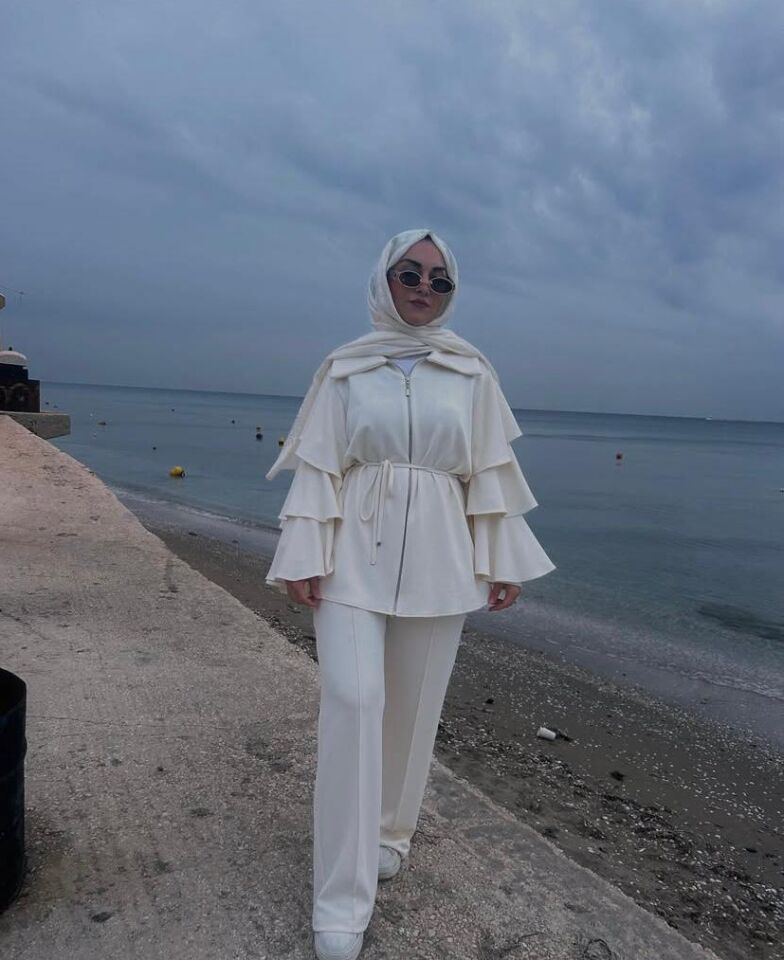 KOL VOLENLİ FIRFIR DESENLİ EKRU RENK TAKIM