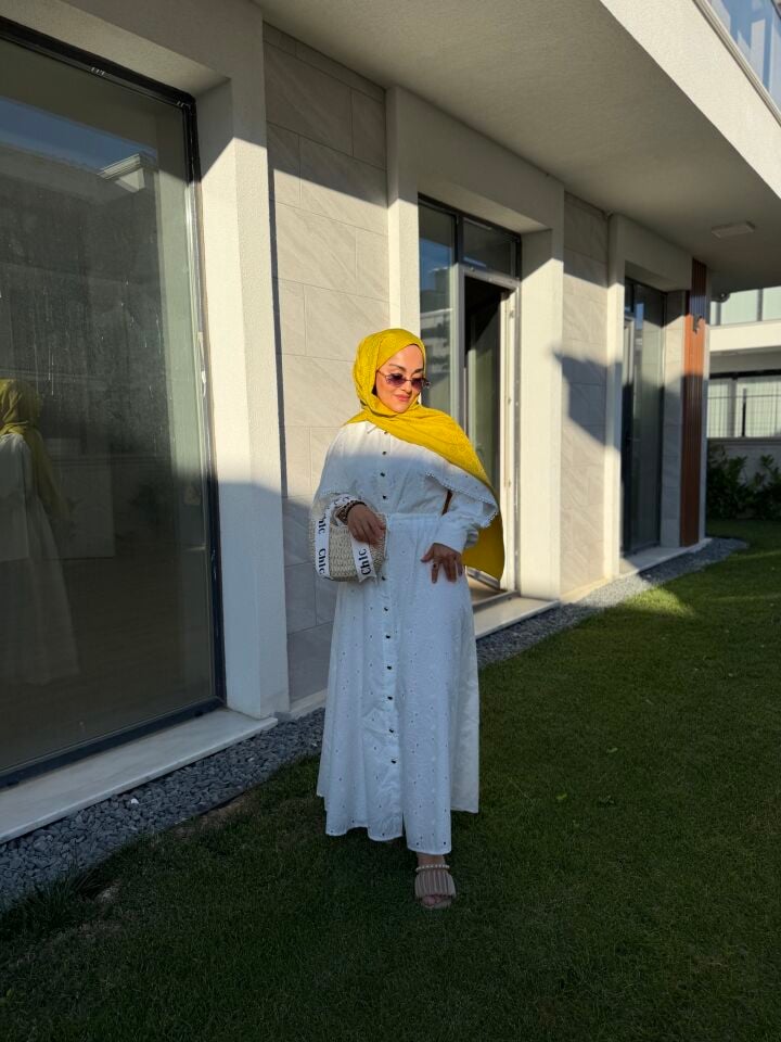 Beyaz elbise