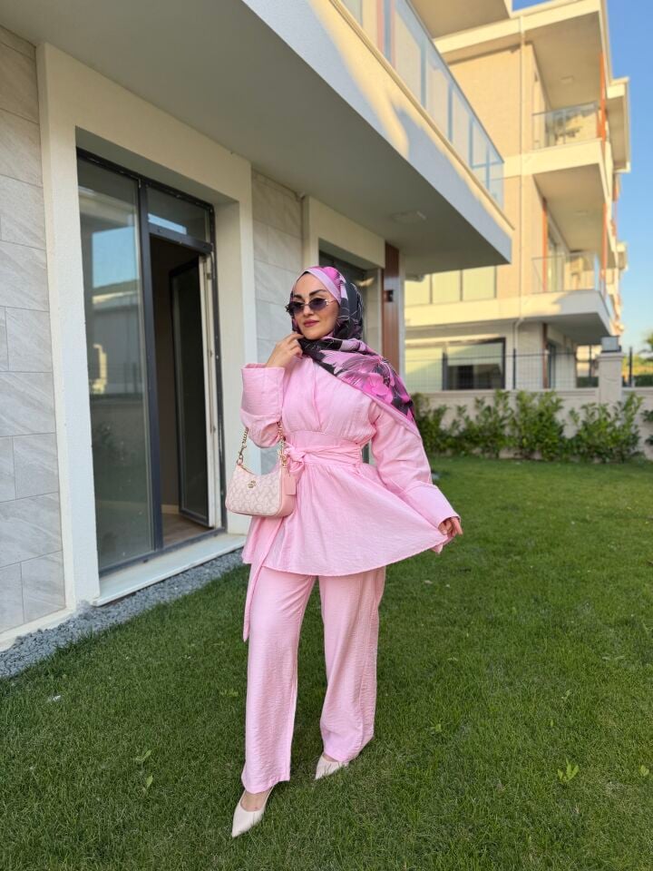 Pembe belden bağlamalı pantolon takım